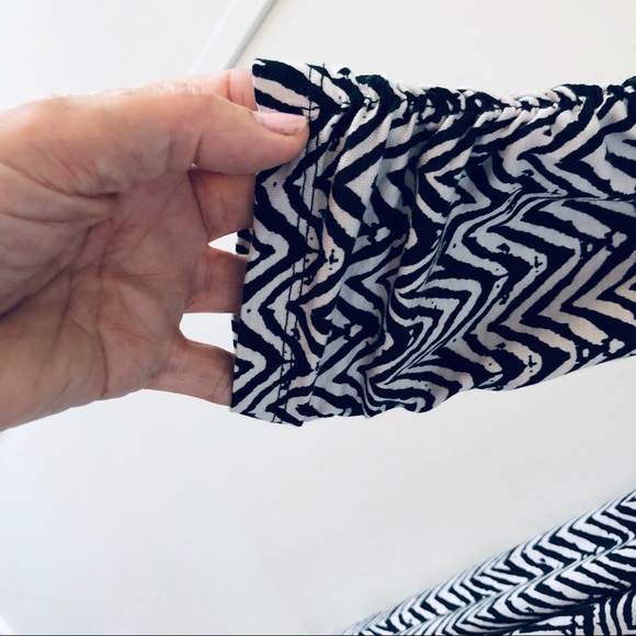 NWOT Premise 2X Top Pullover Ruching on 3/4 sleeves. scoop-neck Abstract Blk/Wht - Picture 6 of 6